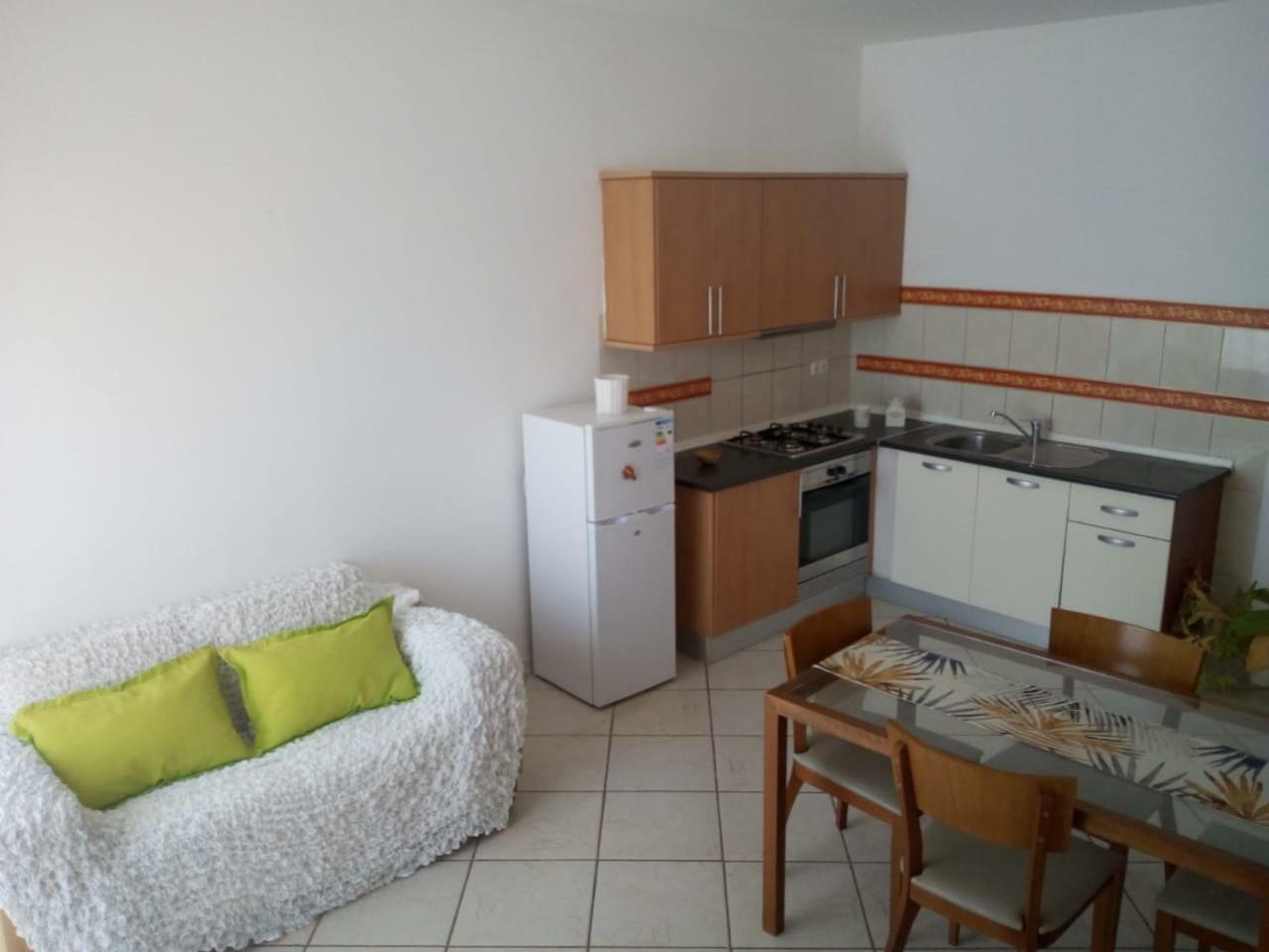 Good Value Low Cost Apartment Second Beach Line سانتا ماريا المظهر الخارجي الصورة